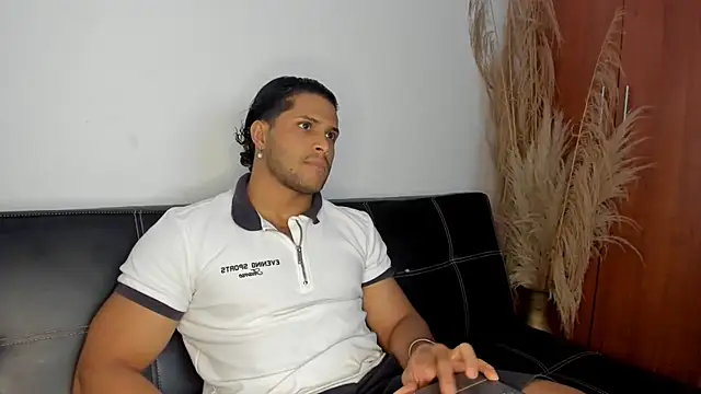 Snapshot of Evansdark1 chatting on February 6, 2026, 10:50 pm Evansdark1 online show from February 6, 2026, 10:50 pm