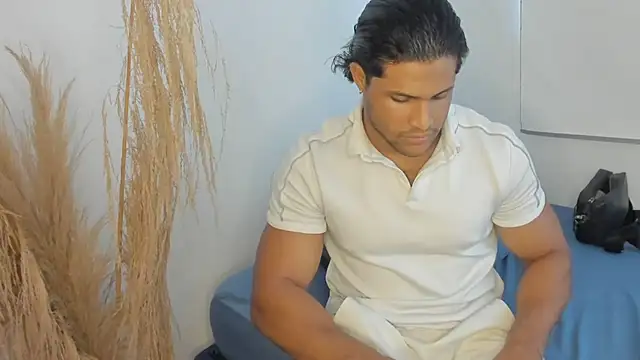 Snapshot of Evansdark1 chatting on February 19, 2026, 9:45 pm Evansdark1 online show from February 19, 2026, 9:45 pm