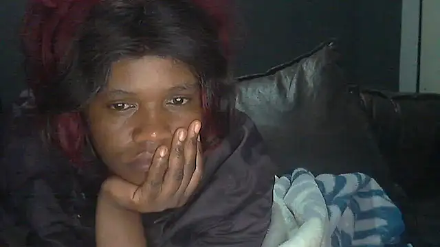 sexythae32 online show from November 17, 2025, 8:35 pm