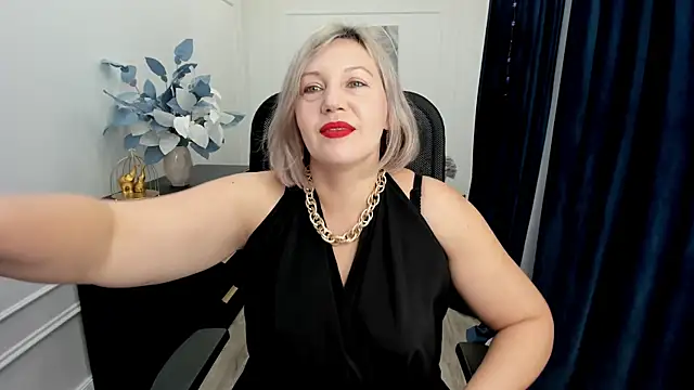 NinaStarle online show from November 19, 2025, 4:45 am