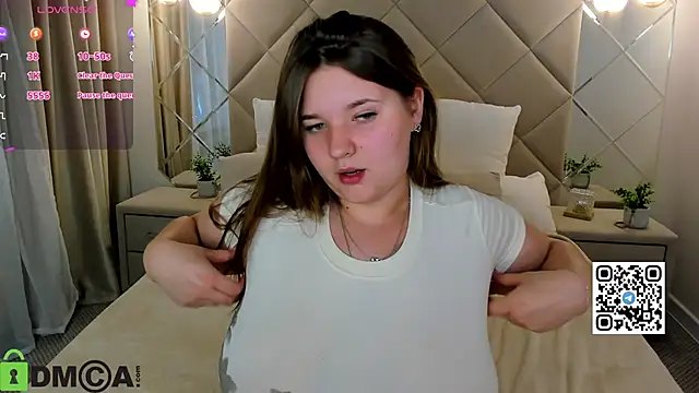 Chloee White online show from October 5, 2025, 5:53 am