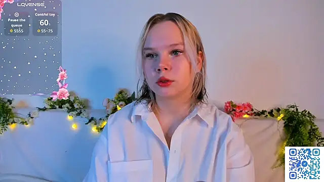 Snapshot of girlllsooft chatting on November 16, 2025, 2:05 am girlllsooft online show from November 16, 2025, 2:05 am