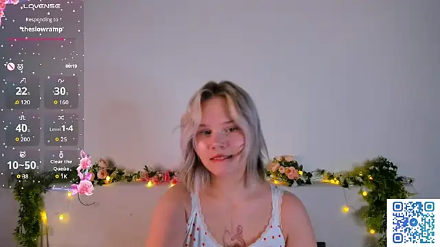 Snapshot of girlllsooft chatting on October 25, 2025, 1:45 pm girlllsooft online show from October 25, 2025, 1:45 pm