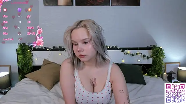 Snapshot of girlllsooft chatting on December 17, 2025, 2:22 pm girlllsooft online show from December 17, 2025, 2:22 pm