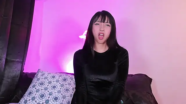 Snapshot of Londonttipton chatting on October 9, 2025, 11:16 pm Londonttipton online show from October 9, 2025, 11:16 pm