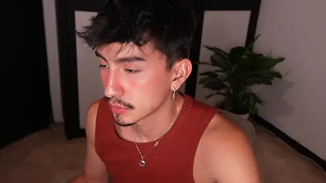 sweettaaron01 online show from July 24, 2026, 12:50 am