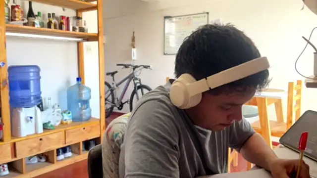 Snapshot of Haustin202 chatting on October 31, 2025, 7:54 pm Haustin202 online show from October 31, 2025, 7:54 pm