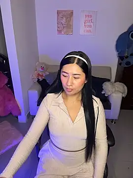 evelyn ch  online show from February 12, 2026, 10:48 am