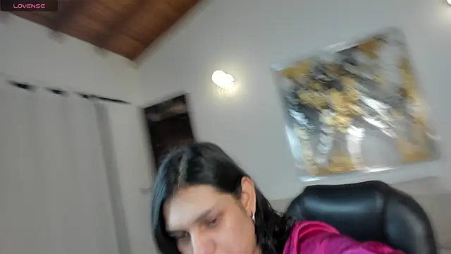 SarahYates online show from February 9, 2026, 5:16 am