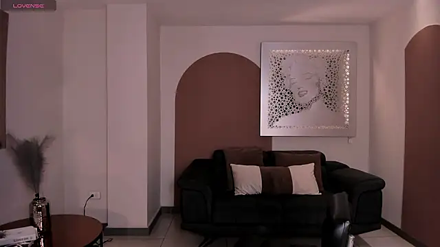 SarahYates online show from March 11, 2026, 4:06 am