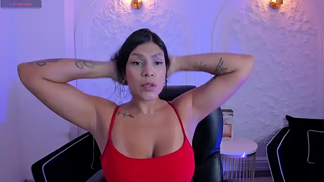 SarahYates online show from July 10, 2026, 4:12 am