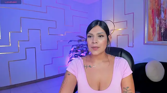 SarahYates online show from June 4, 2026, 4:17 am
