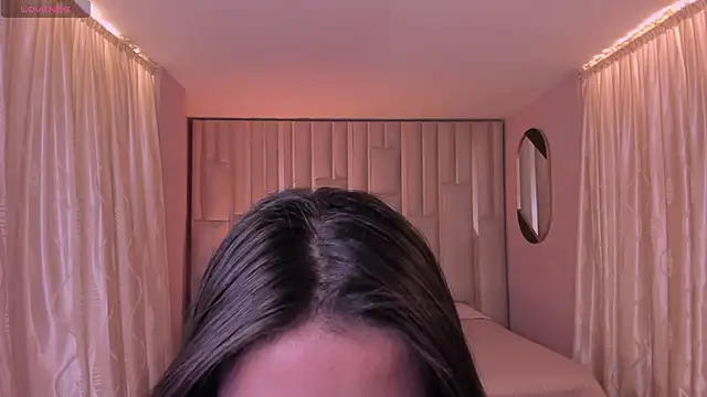 IsabellaMoreau online show from November 3, 2025, 7:39 pm