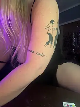 Snapshot of Granlady7 chatting on February 25, 2026, 11:48 pm Granlady7 online show from February 25, 2026, 11:48 pm