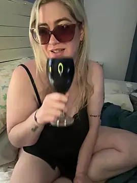 Snapshot of Granlady7 chatting on February 27, 2026, 10:42 pm Granlady7 online show from February 27, 2026, 10:42 pm