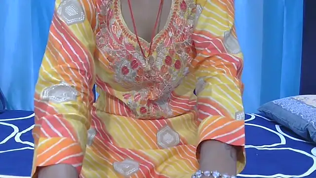 Aarti misty71 online show from November 3, 2025, 5:23 am