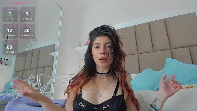 Alisson Owen online show from October 26, 2025, 4:35 am