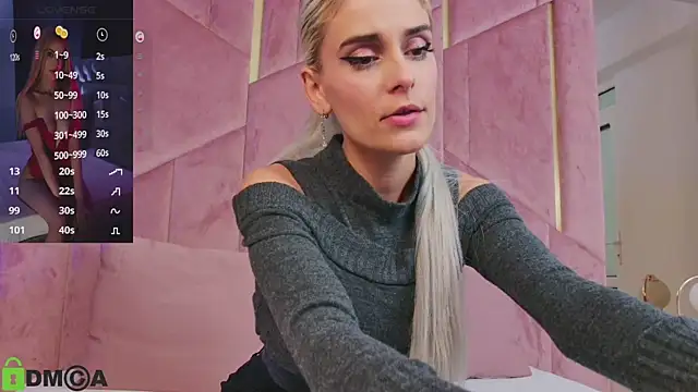 SelenaDaze online show from September 30, 2025, 3:23 am