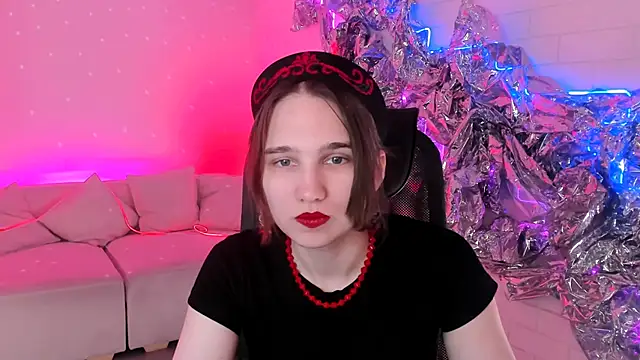 TessaMill online show from December 2, 2025, 9:11 am