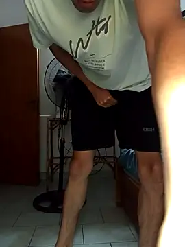 rocco3011 online show from February 4, 2026, 11:44 pm