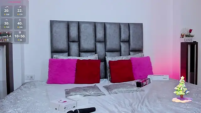 miaroberts69 online show from November 11, 2025, 11:31 pm