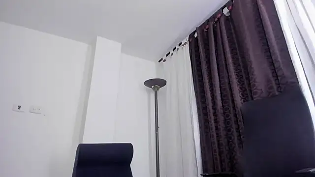 miaroberts69 online show from May 22, 2026, 11:36 pm