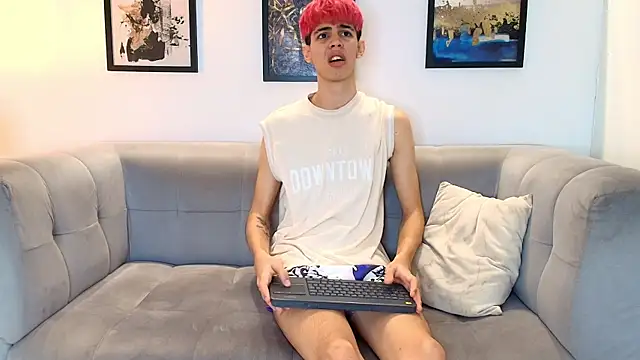 TWINKS FRIENDS online show from May 31, 2026, 5:29 pm