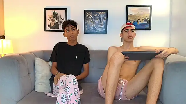 TWINKS FRIENDS online show from May 23, 2026, 1:32 pm