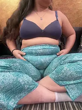 Snapshot of Iampriyaaa15 chatting on February 12, 2026, 8:36 am Iampriyaaa15 online show from February 12, 2026, 8:36 am