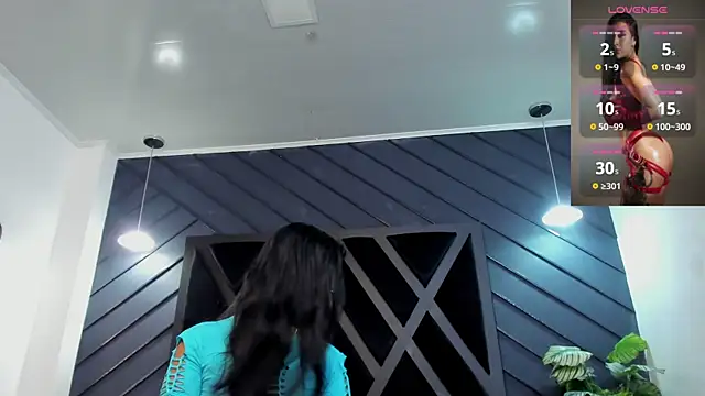 zoe martins  online show from November 20, 2025, 5:24 pm