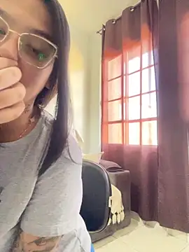 Snapshot of jujuarantes__2025 chatting on November 11, 2025, 3:07 pm jujuarantes 2025 online show from November 11, 2025, 3:07 pm