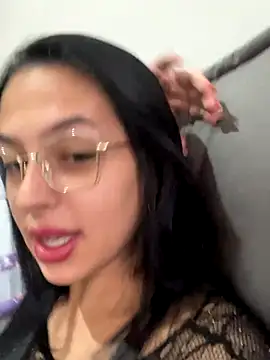 Snapshot of jujuarantes__2025 chatting on November 12, 2025, 3:27 pm jujuarantes 2025 online show from November 12, 2025, 3:27 pm