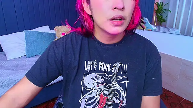 NELLYAZUMI online show from September 11, 2025, 1:11 pm