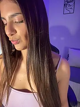 chicachocolate01 online show from July 3, 2026, 9:54 pm