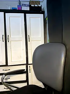 Snapshot of chicachocolate01 chatting on January 8, 2026, 5:13 am chicachocolate01 online show from January 8, 2026, 5:13 am