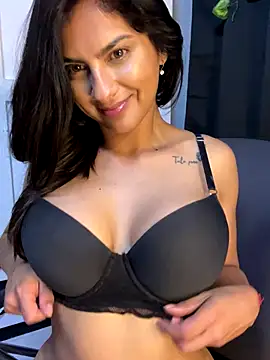 Snapshot of chicachocolate01 chatting on November 15, 2025, 5:55 am chicachocolate01 online show from November 15, 2025, 5:55 am