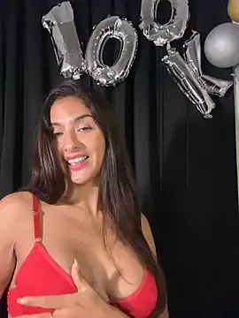 Snapshot of chicachocolate01 chatting on April 9, 2026, 5:20 am chicachocolate01 online show from April 9, 2026, 5:20 am