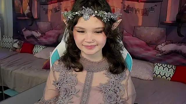 EmilyChaves online show from October 30, 2025, 6:38 pm