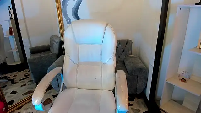 KendraDiorr  online show from June 10, 2026, 12:28 pm