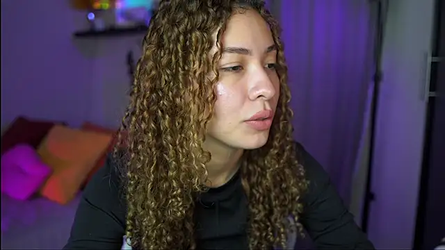 isabella-garcia- online show from October 29, 2025, 9:36 pm