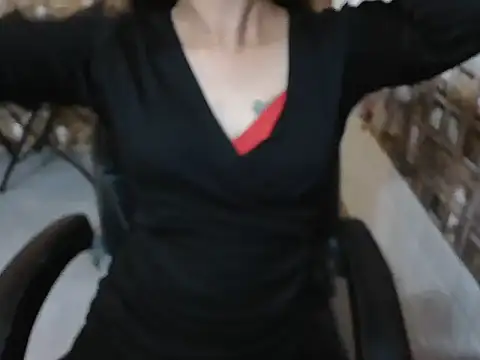 lovepihuu online show from March 27, 2026, 9:43 am