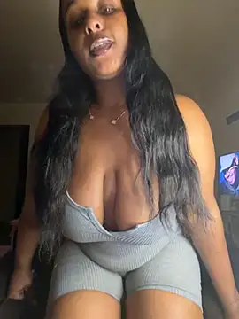 yummy0322 online show from November 13, 2025, 3:54 am