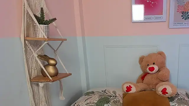 Camila Rivers online show from March 13, 2026, 4:28 am