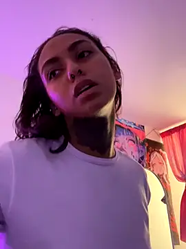 iamkatty  online show from October 5, 2025, 3:03 pm