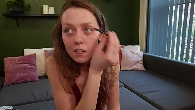 Eveline Beauty Kitty online show from April 8, 2026, 5:36 pm