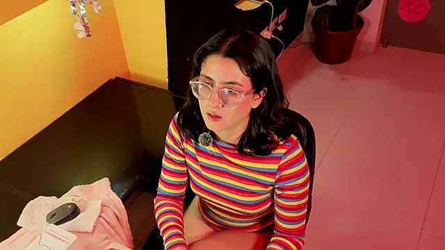 Snapshot of LiLLiAnderson chatting on February 17, 2026, 11:51 am LiLLiAnderson online show from February 17, 2026, 11:51 am