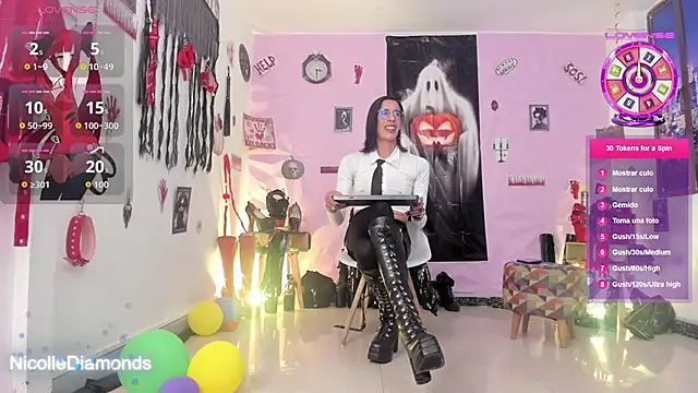 NicolleDiamonds cg online show from October 27, 2025, 1:23 pm