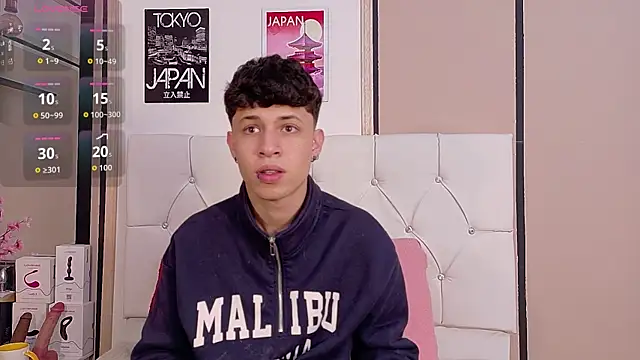 Axel  Evans online show from November 29, 2025, 12:38 pm