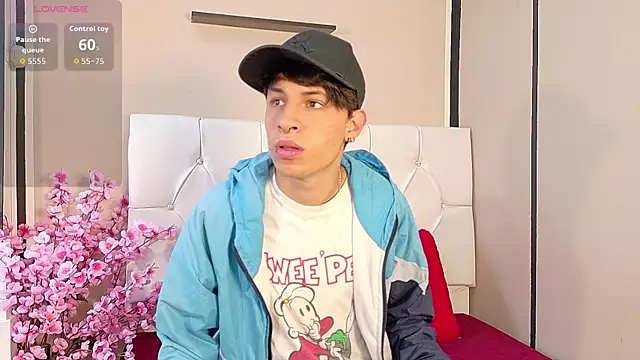 Axel  Evans online show from October 28, 2025, 12:26 pm