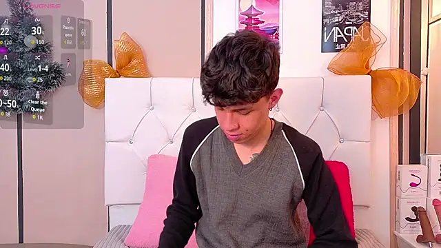 Axel  Evans online show from December 16, 2025, 1:59 pm